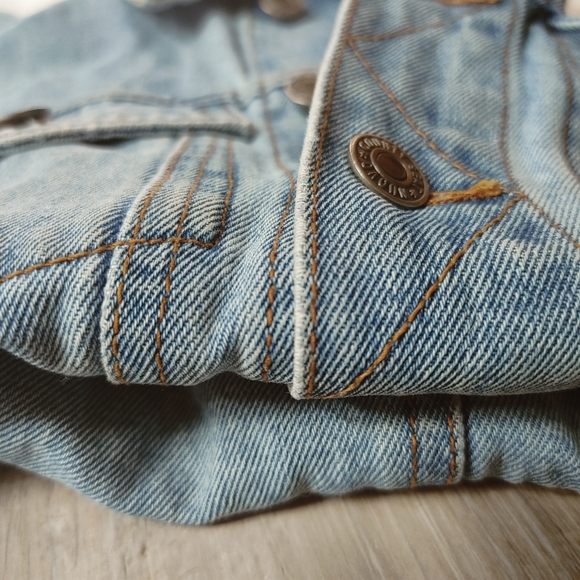 Old jean vest - Picture 8 of 8